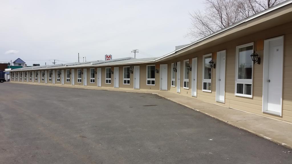 Motel Iberville Saint-Jean-sur-Richelieu Ngoại thất bức ảnh