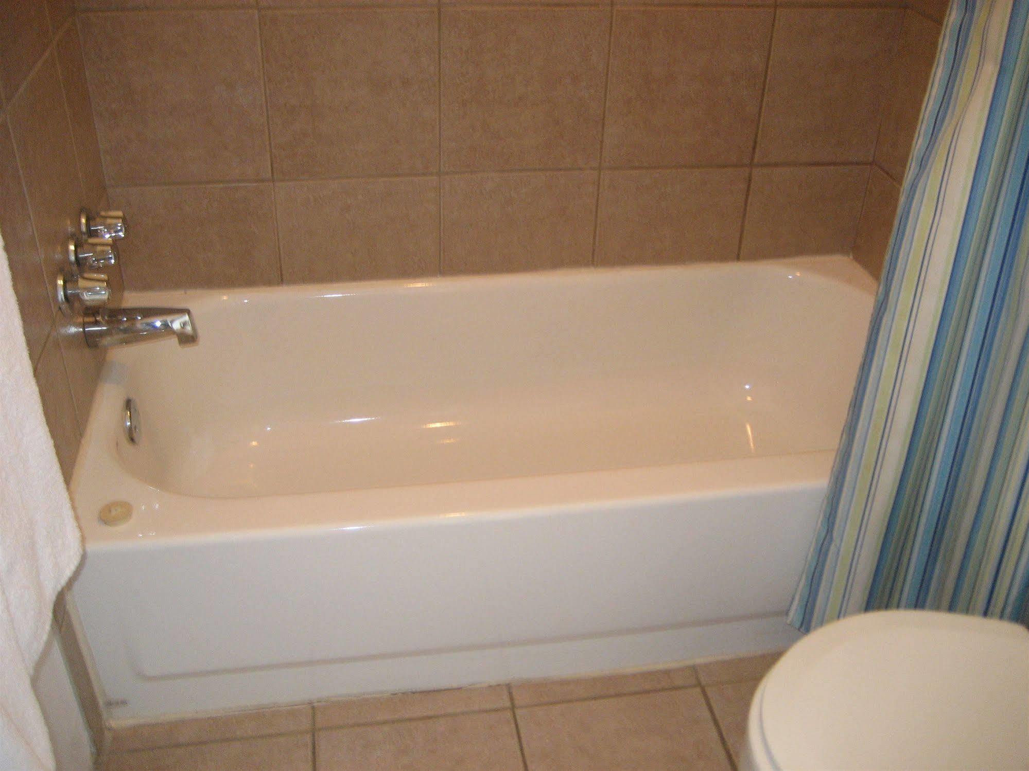 Motel Iberville Saint-Jean-sur-Richelieu Ngoại thất bức ảnh