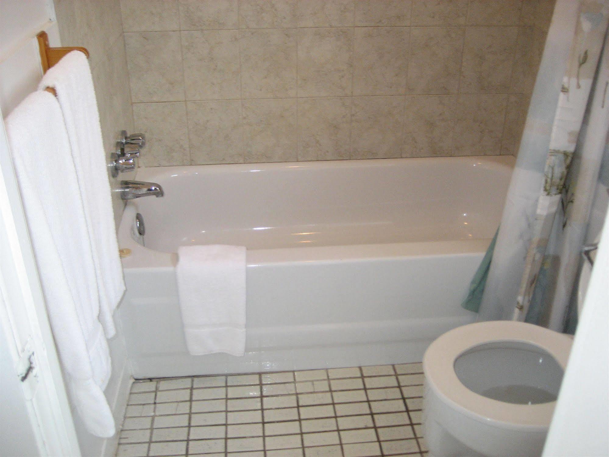 Motel Iberville Saint-Jean-sur-Richelieu Ngoại thất bức ảnh
